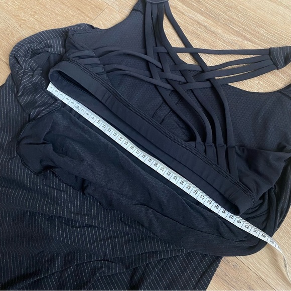 lululemon Workout Top Lace Back Vent Black and Silver - Picture 6 of 6